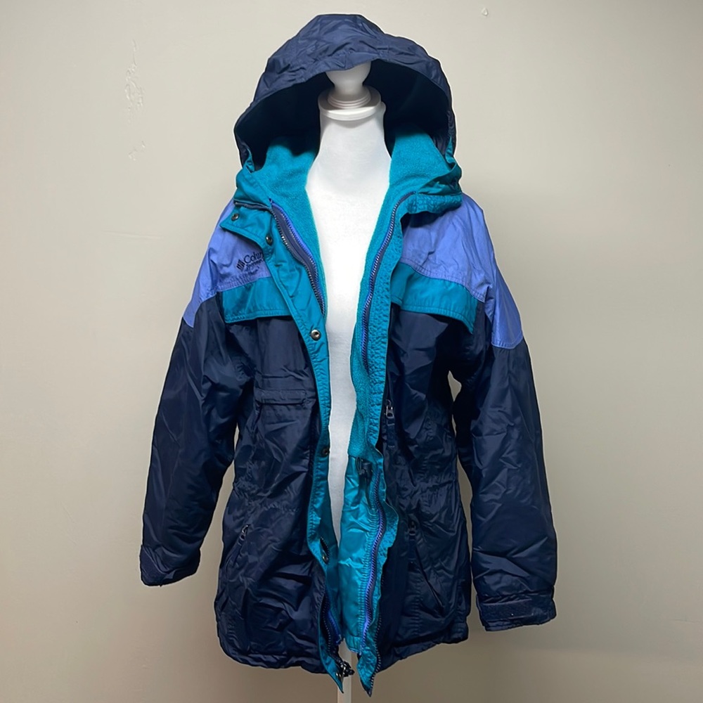 Vintage 90’s Columbia Women’s Ski Jacket with hood size S